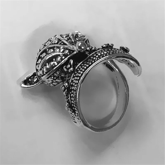 Antique Silver Plated Fox Ring Size 7.5 - Picture 2 of 6